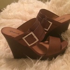 New Tobacco brown wedge heels🌸